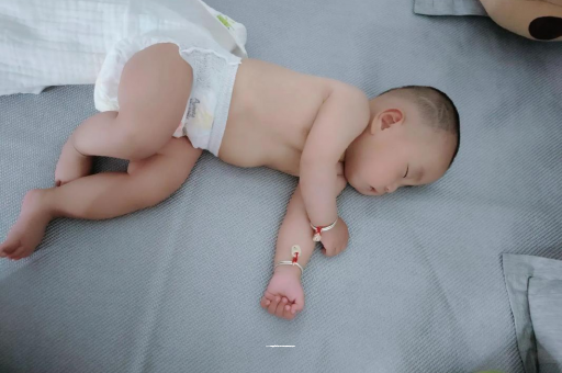 余姚宝宝流白色粘鼻涕